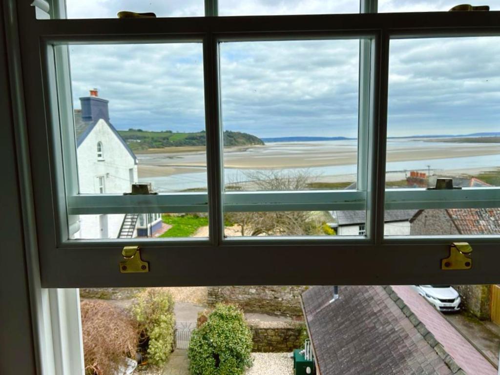 Dylan Thomas Sea View